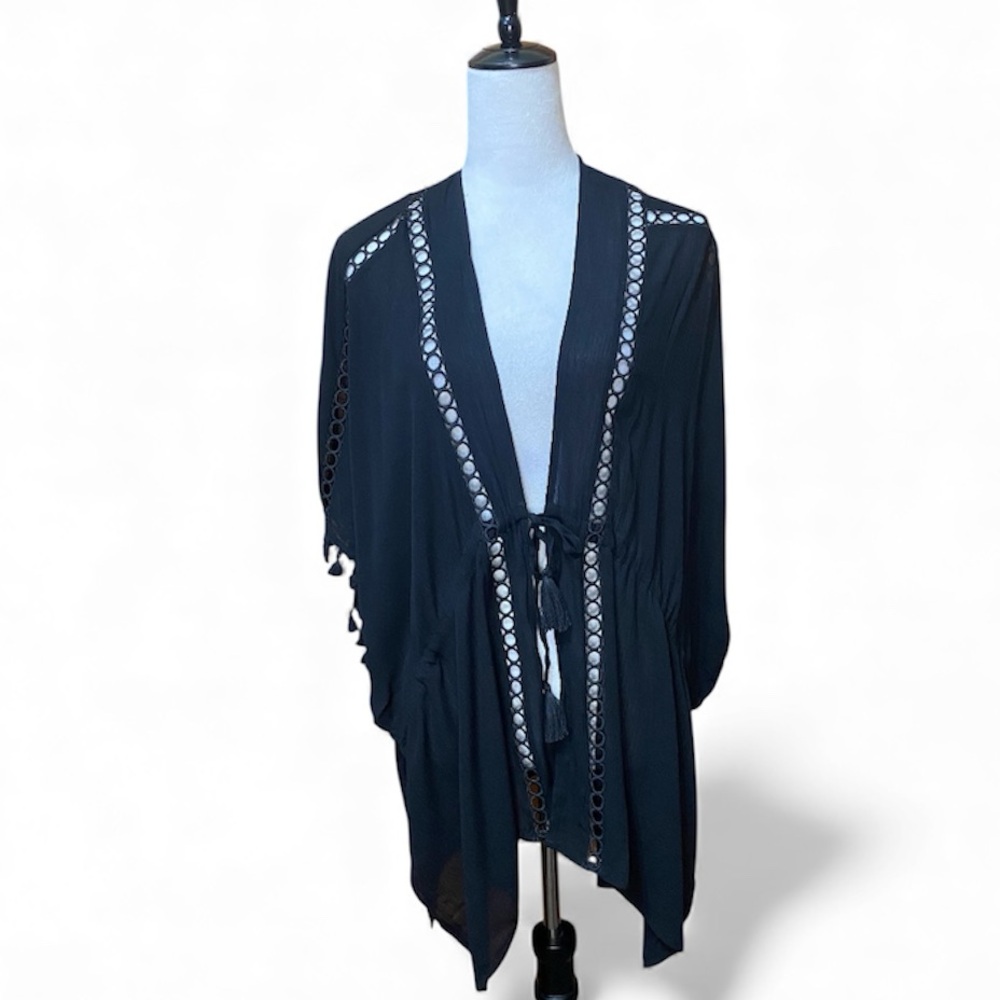 NWT Vince Camuto Circle Lace Fringe Detail Kimono - Picture 2 of 4